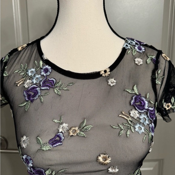 Urban Outfitters Mesh See-Through Floral Top - Picture 4 of 8